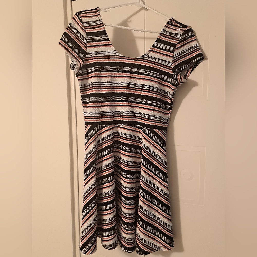 Casual Fit & Flare Dress (Juniors)